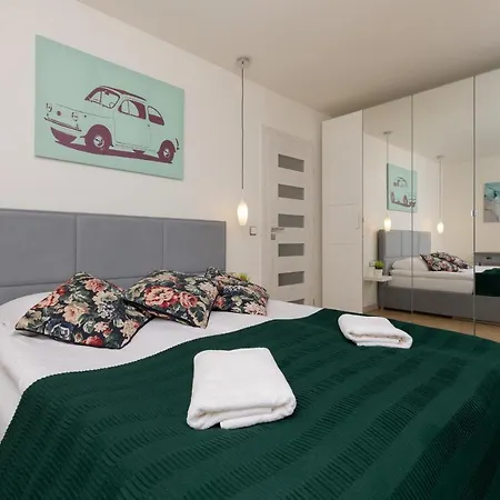 City View With 2 Bedrooms & Ac By Renters דירה *