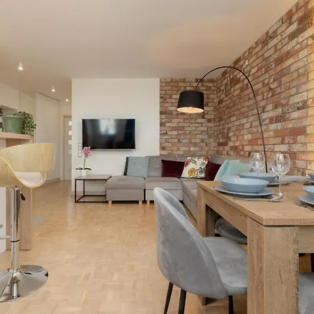 City View With 2 Bedrooms & Ac By Renters