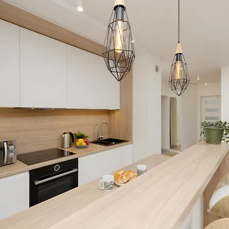 City View With 2 Bedrooms & Ac By Renters Warszawa