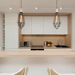 City View With 2 Bedrooms & Ac By Renters Appartamento Varsavia
